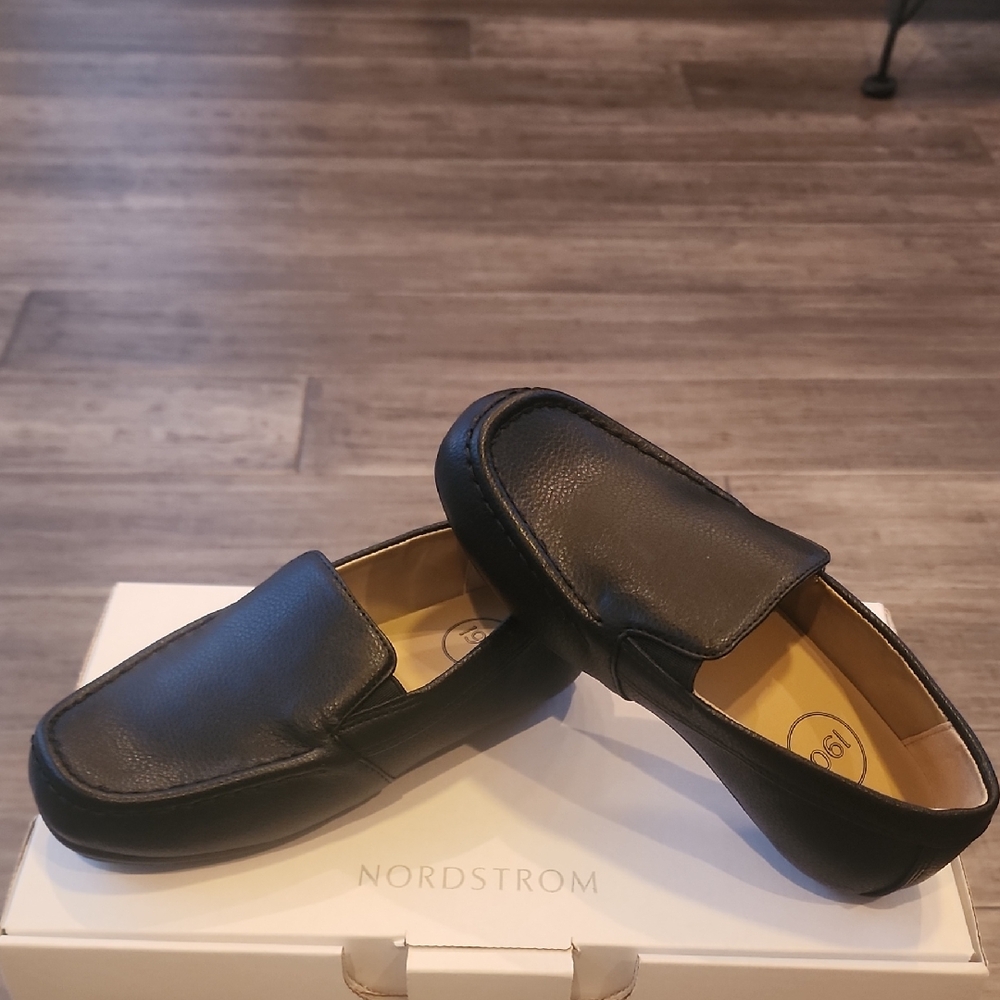 New Nordstrom 1901 Kids Sleek Black Moccasins